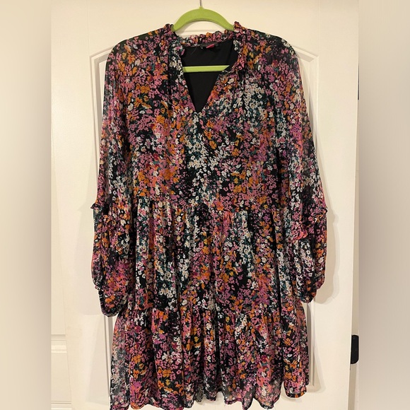 Vince Camuto Tiered Floral Boho Mini Dress Size Medium - Picture 1 of 4